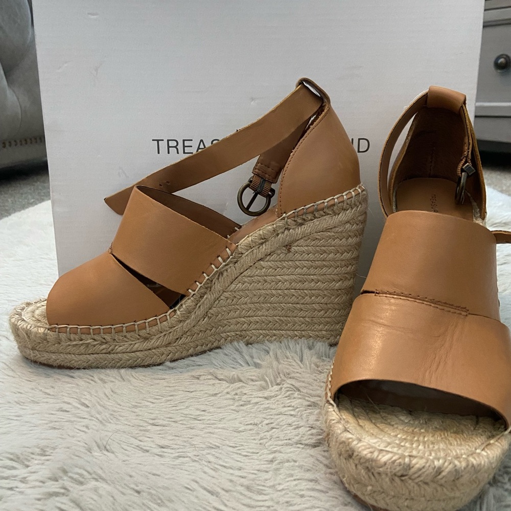 Treasure & Bond Wedges